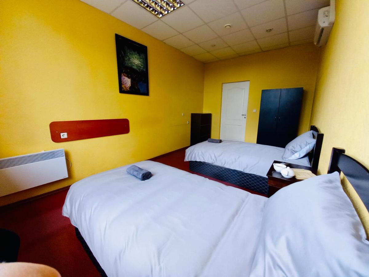 Hostelis R27 Aizpute Esterno foto